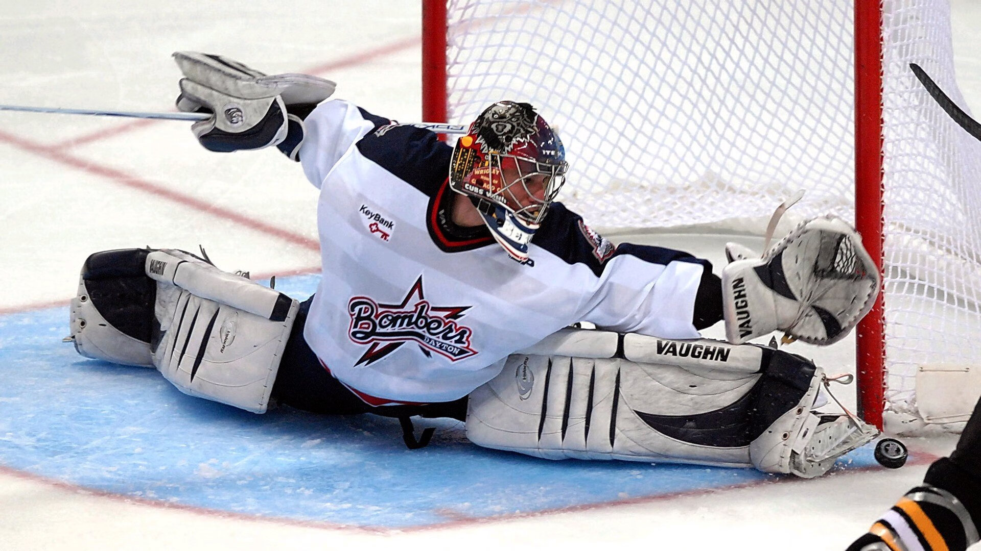 中国男足世预赛客场逼平韩国 门将多次神扑力保城门不失，男足世预赛中国vs韩国